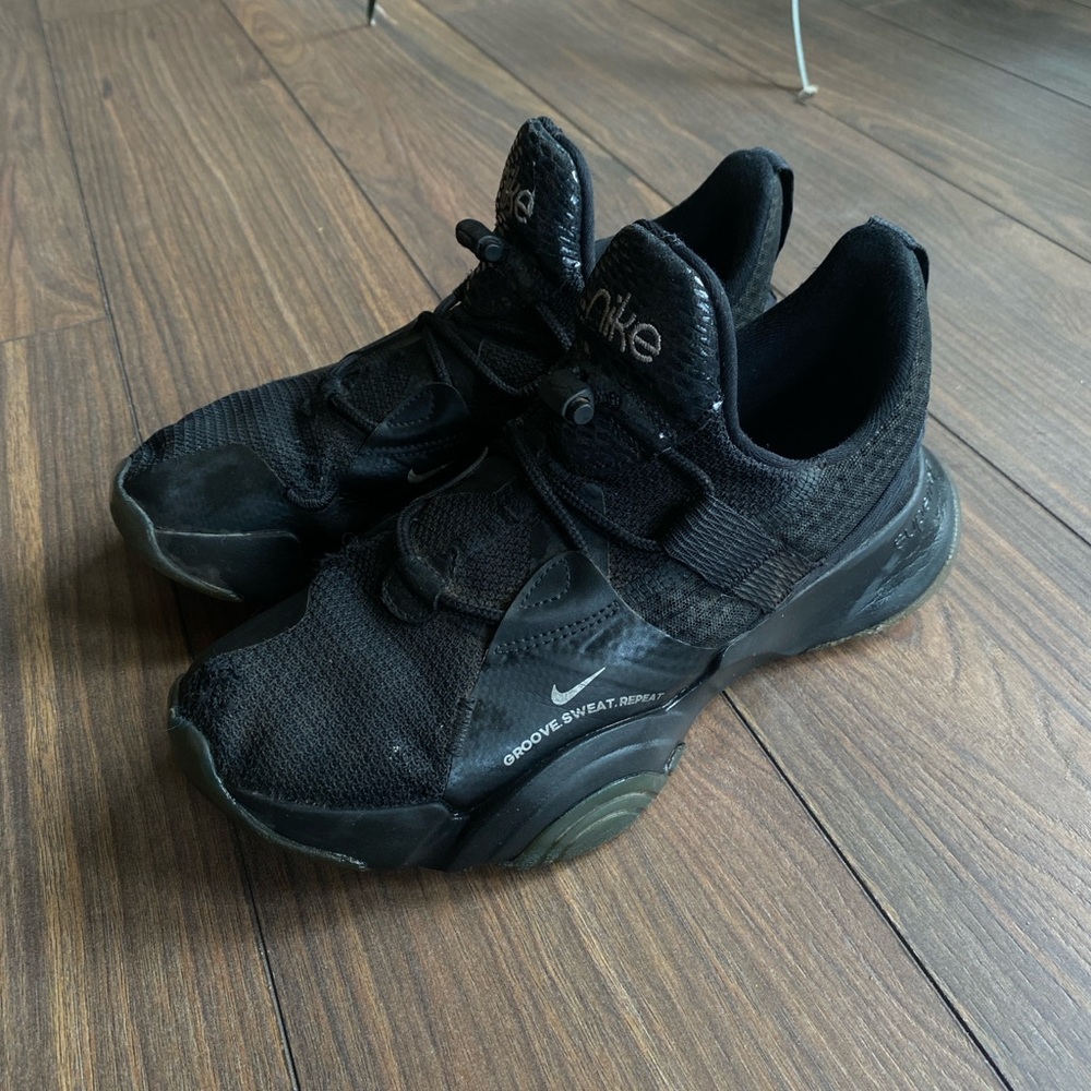 Nike Black SUPER REP GROOVE size 8.5 Women’s Performance Sneakers runners
